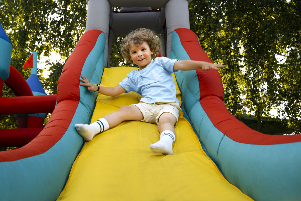 Nafukovací hrad pro děti